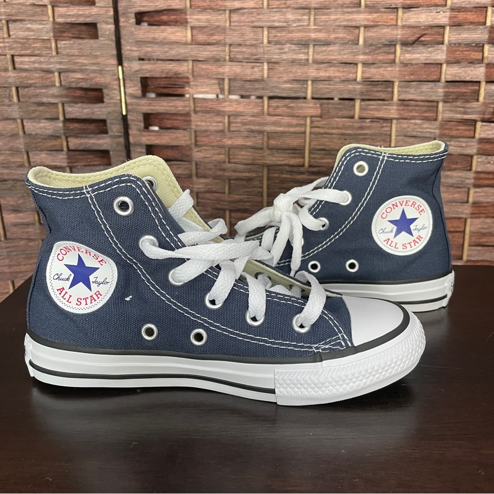 Converse Kids High Top Chuck Taylor All Star, Blue Boys Size 12, NWBox.